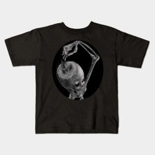 Skeleton feed chicks bw Kids T-Shirt